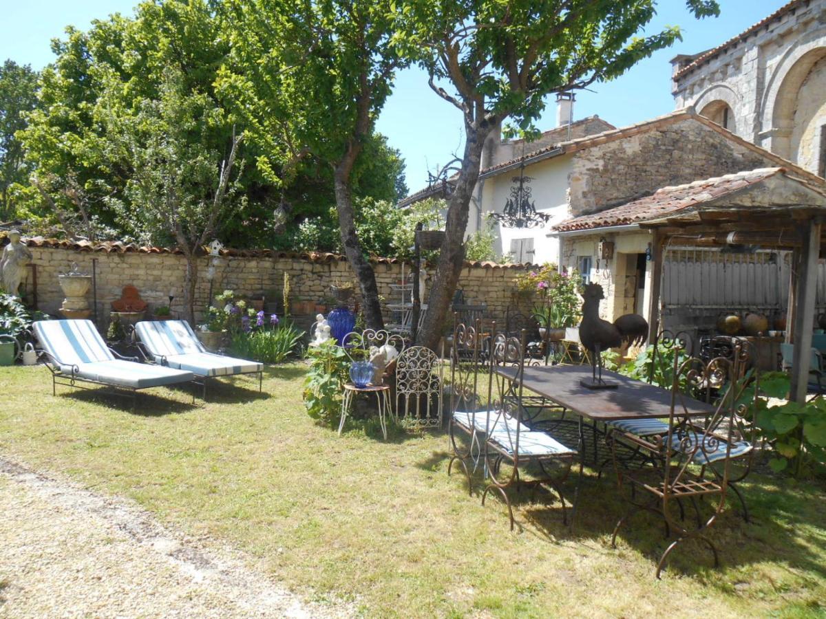 Bed and Breakfast Le vieux Prieuré Cressé Exterior foto
